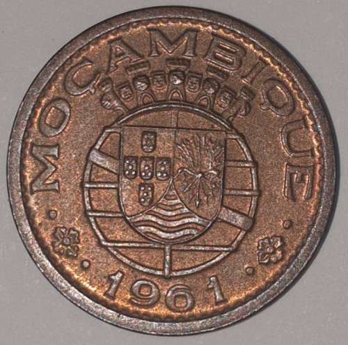 1961 - 10 CENTAVOS COIN - MOZAMBIQUE - (Bronze)